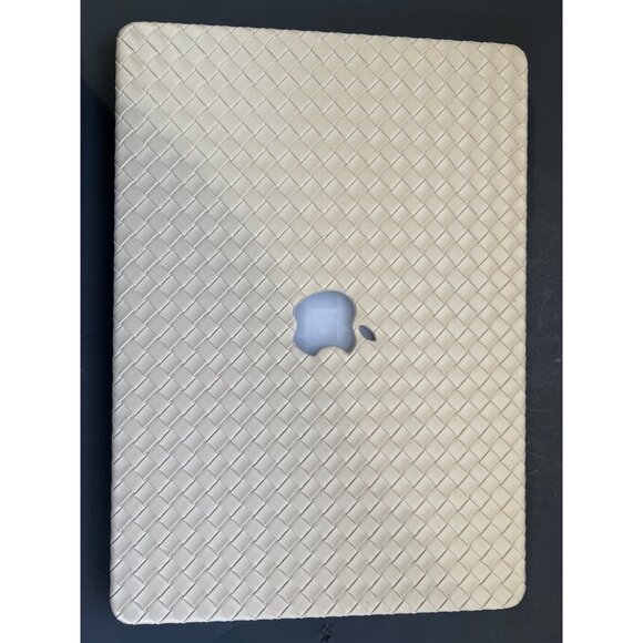 Woven Pattern MacBook Pro 14" Hard Shell Case Beige Durable Plastic Ventilation - Picture 6 of 6